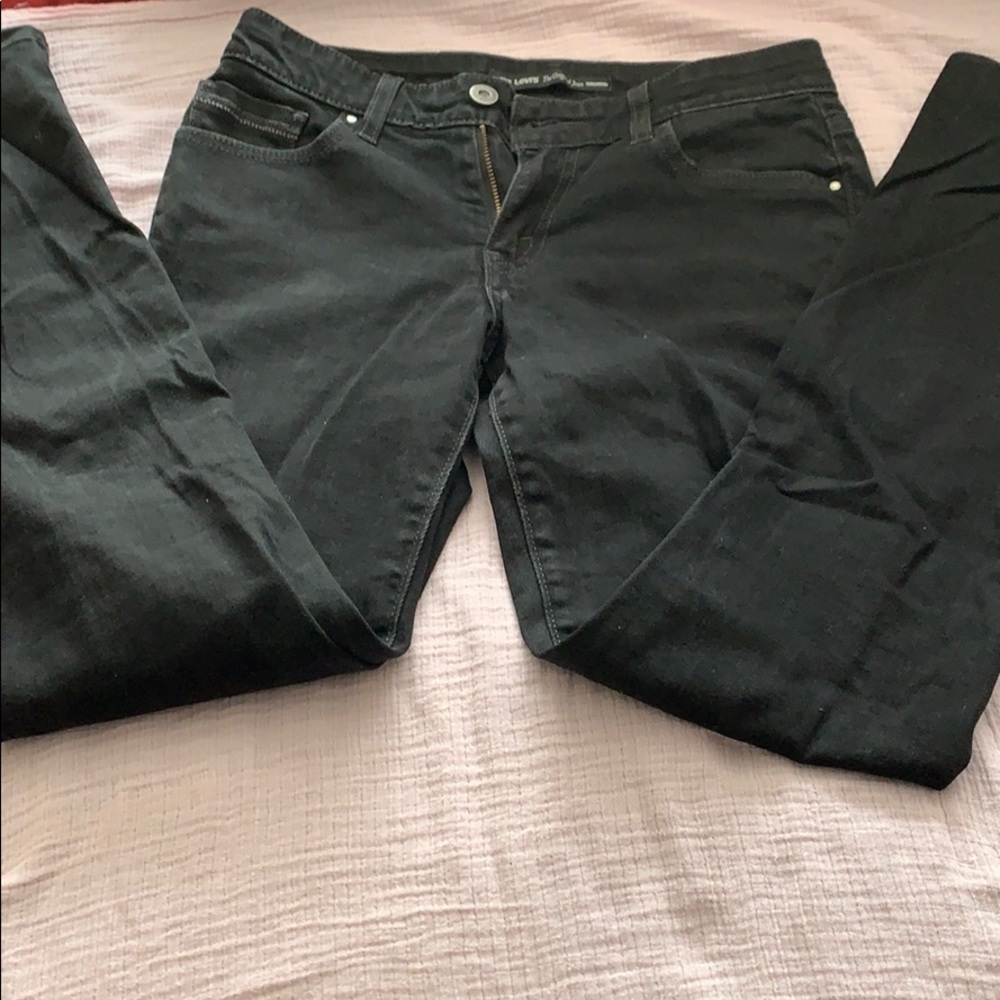 Black Levi’s jeans
